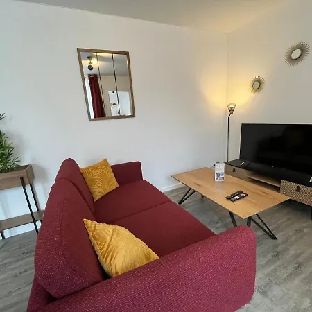 Le Voltaire Apartment Melun Exterior photo
