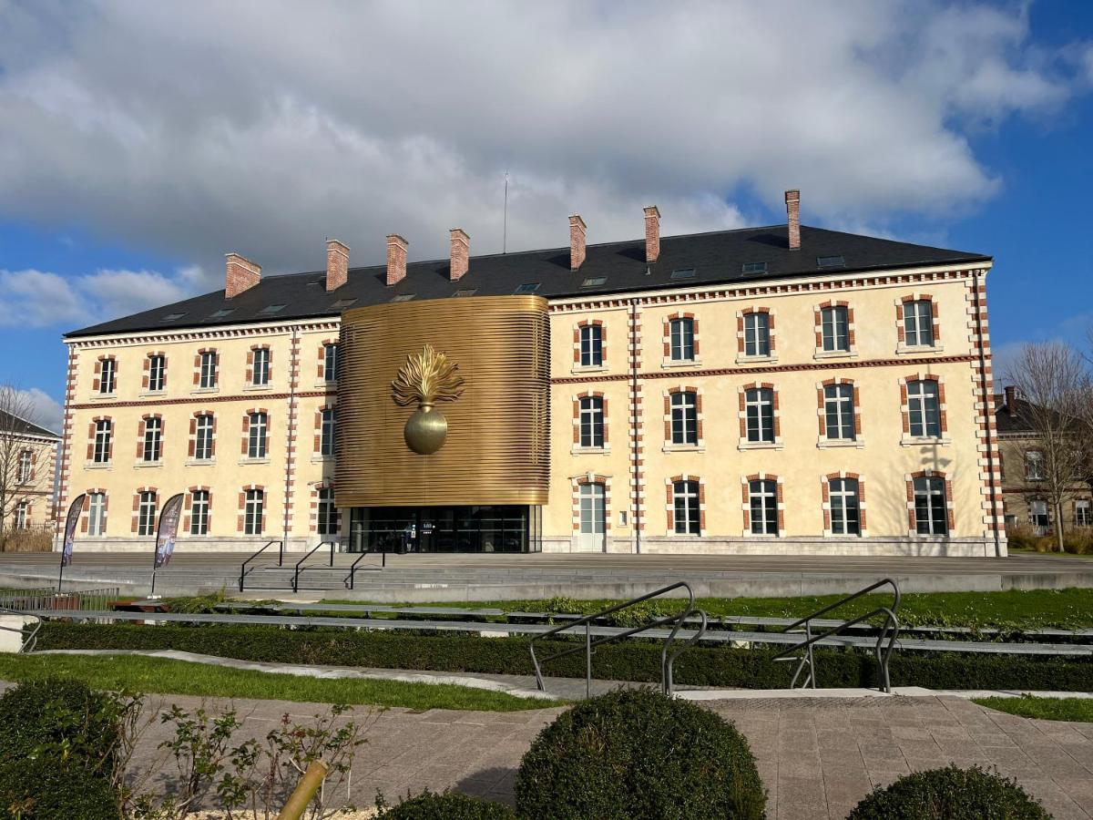 Le Voltaire Apartment Melun